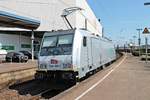 Nachschuss auf akiem/SNCF FRET E 186 185-5, als sie am 12.04.2017 (einen Tag nach erfolgter HU) einen kurzen Zwischenhalt in Bahnhof von Völklingen machte, als sie auf dem Weg nach Frankreich