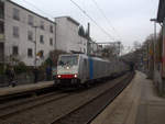 186 505-4 von Railpool/Lineas kommt aus Richtung Köln,Aachen-Hbf und fährt durch Aachen-Schanz mit einem KLV-Containerzug aus Novara(I) nach Genk-Zuid Haven(B) in Richtung Aachen-West.