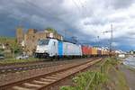 Railpool Bombardier Traxx 186 458-6 mit Containerzug am 02.05.20 in Rüdesheim 