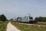 186 282 mit dem  Intercombi-KLV  am 20. August 2021 bei Übersee am Chiemsee.