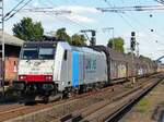 RAILPOOL 186 448 für LINEAS fahrend mit Autozug in Richtung NL in Salzbergen, 01.09.2022