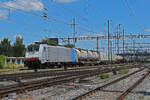 Lok 186 507-0 durchfährt am 23.07.2024 den Bahnhof Pratteln.