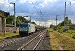 Mit Kesselwagen reitet 186 364-6  WaveRider  auf grüner Welle durch den Bahnhof Teutschenthal Richtung Halle (Saale).