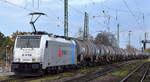 Retrack Germany GmbH, Hamburg [D] mit der Railpool Lok  186 540-1 , Name:  Anton  [NVR-Nummer: 91 80 6186 540-1 D-Rpool] und einem Kesselwagenzug (Methanol) am 25.11.24 Höhe Bahnhof