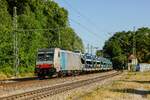 186 285 Railpool mit Autotransportzug in Aßling, Juni 2023.