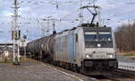 CTL Logistics Sp. z o.o., Katowice [PL] mit der Railool Lok  E 186 147-5 , Name:  TOMEK  [NVR-Nummer: 91 80 6186 147-5 D-Rpool] und einem Kesselwagenzug am 08.01.25 Durchfahrt Bahnhof Falkenberg (Elster).