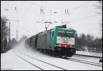 Hier ein gemischter Gz der von der E 186 216 in Richtung Aachen durch den Eschweiler Bahnhof gezogen wurde.
14.02.10 15:38
