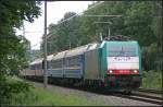 Nachdem die drei E 186er nicht mehr am BWE gebraucht werden, fahren sie jetzt zwischen Berlin und Moskva Belorusskaja. Hier ist es 186 135-0 mit dem D 443 (gesehen Erkner 05.08.2010)