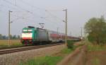 186 135-0 kommt hier durch Jeseritz gefahren mit dem CNL 1246 (Mnchen OSt -> Berlin Lichtenberg). Viele Gre gehen an den Tf! 29.04.2011 

