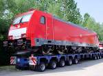 186 329-9 wurde per Tieflader zur Tranport-Logistic-2011 nach Mnchen gebracht;110513