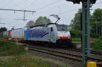 Ausgebremmst wurde die Lokomotion 186 106 sammt ihrem Containerzug vorm Signal in Rheydt Hbf am Morgen des 5.