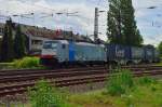 Die Railpoollok 186 103 für Bls cargo fahrend bei der Einfahrt in Rheydt Hbf am Sonntagmittag den 11.5.2014