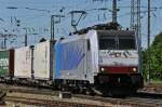 DB Lok 186 102-0 durchfährt den Badischen Bahnhof in Basel.