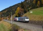 Die 186 437 und die 189 905 am 31.10.2015 unterwegs bei Wolf am Brenner.