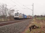 186 271-3 (HSL) zu sehen am 04.02.16 mit einem Containerzug an der Schöpsdrehe bei Plauen/V.