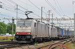 Doppeltraktion, mit den Loks 186 908-6 und 186 909-4, durchfahren den Bahnhof Pratteln. Die Aufnahme stammt vom 07.06.2016.