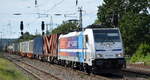 RTB CARGO GmbH, Düren [D] mit  186 430-5  [NVR-Nummer: 91 80 6186 430-5 D-Rpool] und Containerzug am 31.08.21 Durchfahrt Bf.