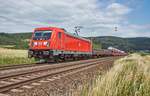 187 131 ist am 26.06.2018 mit einen gemischten Güterzug bei Reilos unterwegs.