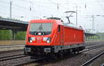 DB Cargo Deutschland AG mit der recht neuen  187 176  [NVR-Nummer: 91 80 6187 176-3 D-DB] am 16.05.19 Durchfahrt Bf. Flughafen Berlin-Schönefeld.
