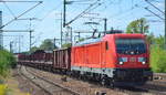 DB Cargo AG [D] mit  187 173  [NVR-Nummer: 91 80 6187 173-0 D-DB] und gemischten Güterzug (Coilzug, leer) Richtung Ziltendorf am 22.08.19 Bf.