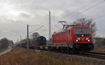 187 145 führte am 03.12.19 einen gemischten Güterzug vom Rbf Halle(S) kommend durch Jeßnitz Richtung Dessau.