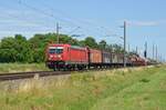 Am 06.07.21 führte 187 180 einen gemischten Güterzug durch Braschwitz Richtung Halle(S).