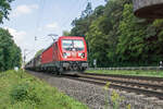 187 143-3 mit einem gemischten Güterzug bei Werda im Haunetal am 23.08.2023