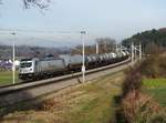 RHC 187 076 mit einem Kesselzug Richtung München. Am 26.01.18 bei Paindorf.