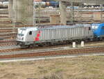 DB 187 506-1 (91 80 6187 506-1 D-AKIEM) pausiert am 14.02.2022 in Maschen Rbf.