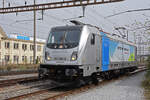 Lok 187 008-8 wird nach einem Rangiermanöver in der Abstellanlage beim Bahnhof Pratteln abgestellt.