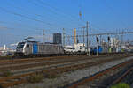 Lok 187 007-0 durchfährt am 08.12.2022 den Bahnhof Pratteln.