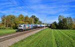 187 002 mit einem Kesselzug am 17.10.2024 bei Kumpfmühl.