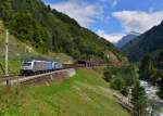 187 004 + 187 008 mit einem Stahlzug am 02.09.2014 bei Gurtnellen.