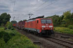 189 014 zieht am 15.08.2018 einen KLV durch Anderten-Misburg in Richtung Lehrte.