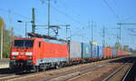 DB Cargo Deutschland AG mit  189 017-7  [NVR-Number: 91 80 6189 017-7 D-DB] und Containerzug am 05.10.18 Bf.