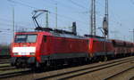 DB Cargo 189 054-0 & 189 047-4 ziehen den Erzbomber, an dem HP Duisburg Bissingheim vorbei, nach Dillingen(Saar). Aufgenommen am 07.04.19.