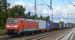 DB Cargo AG [D] mit  189 062-3  [NVR-Nummer: 91 80 6189 062-3 D-DB] und Containerzug am 06.10.21 Durchfahrt Bf. Golm (Potsdam)