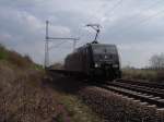 E 189 911 der CTL mit Gterzug bei Vhrum am 08.04.2009