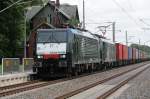 189 928 und Schwesterlok CTL Rail GmbH ziehen ihren Containerzug durch Jasnitz. 16.06.2009 