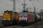 189 083 und 189 040 berholen am 12.3.10 in Duisburg-Bissingheim Railion NL 6464 und 6466