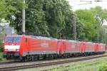 189 085 mit drei weiteren 189ern als Lokzug bei der Durchfahrt durch Ratingen-Lintorf.
Aufgenommen am 12.5.12.