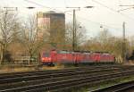 Lokzug 185 232-6 mit zwei 189er am 29.12.2012 in Oberhausen Osterfeld 