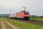 Am 9.Juni 2013 war 189 018 mit einem Ganzzug von DB Schenker-Aufliegern bei Burgstemmen auf dem Weg Richtung Sden.