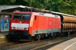 Kurz nach dem die 189 074-8 mit ihrem Gterzug aus dem Odenkirchener Streckenast in dem Bahnhof einfuhr musste sie halten.