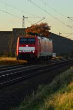 Lz kommt die 189 083-9 bei Allerheiligen in Richtung Nievenheim gefahren. 21.11.2014