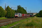 Am Abend des 24.06.2020 ist 189 914 im Maintal bei Thüngersheim in Richtung Norden unterwegs.