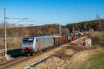 189 154 mit einem gemischten Güterzug auf der Summerauerbahn in Richtung Summerau, 20.1.2024 Milíkovice.