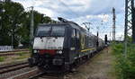 LokoTrain s.r.o., Česká Třebová [CZ] mit der angemieteten BRCE Lok  189-805/ES 64 F4-805  [NVR-Nummer: 91 80 6189 805-5 D-DISPO] und einem Getreidezug am 23.07.24 Durchfahrt Bahnhof Ruhland.