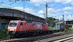 Westfälische Landes-Eisenbahn GmbH, Lippstadt [D] mit ihrer Lok  81  [NVR-Nummer: 91 80 6189 801-4 D-WLE] verlässt mit einem Containerzug den Hamburger Hafen am 15.07.24 Höhe Bahnhof Hamburg Harburg.