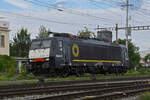 Lok 189 110-0 durchfährt am 04.09.2024 solo den Bahnhof Pratteln.